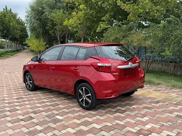 Toyota Yaris L 2020 — фото 6