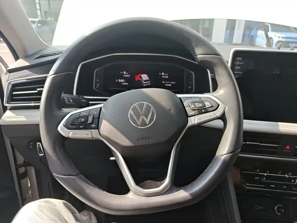 Volkswagen Tiguan L 2024 — фото 11