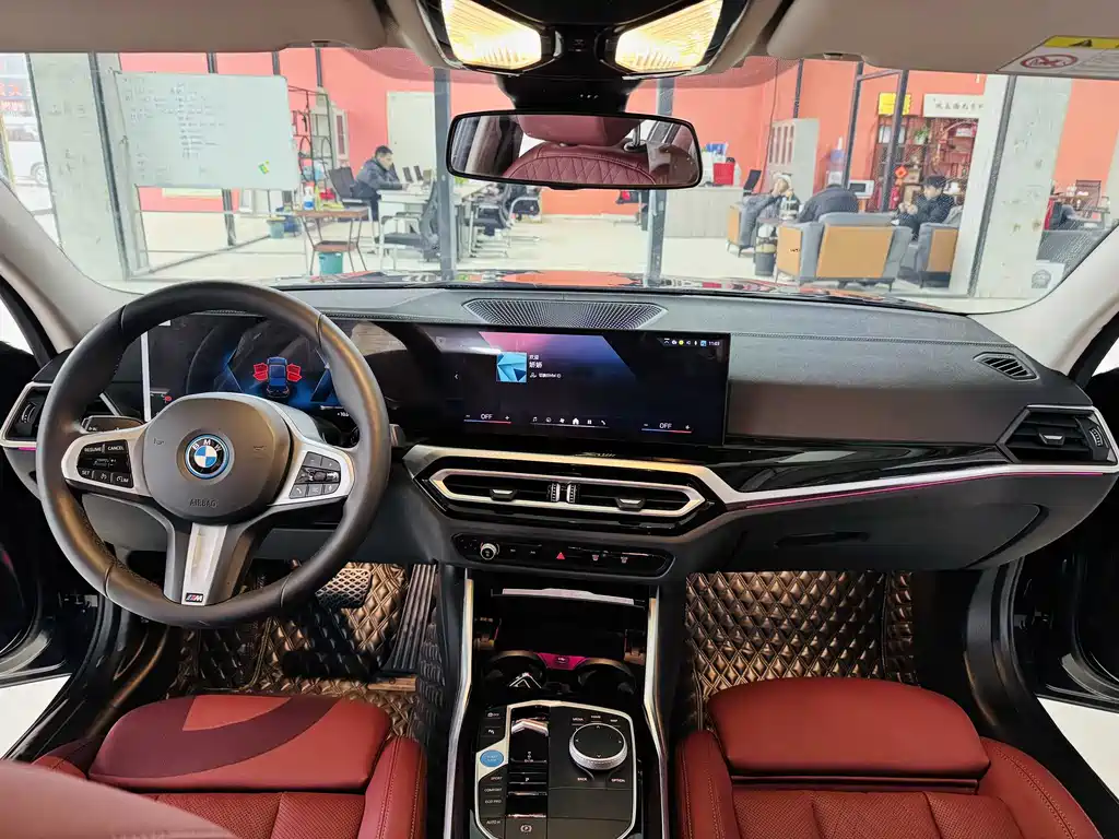 BMW i3 2024 — фото 5