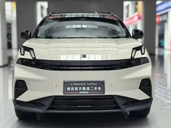 Lynk & Co 06 2025