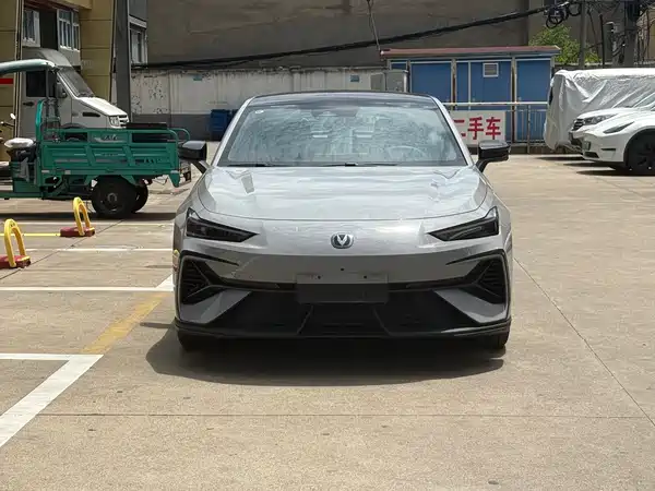 Changan UNI-V 2025