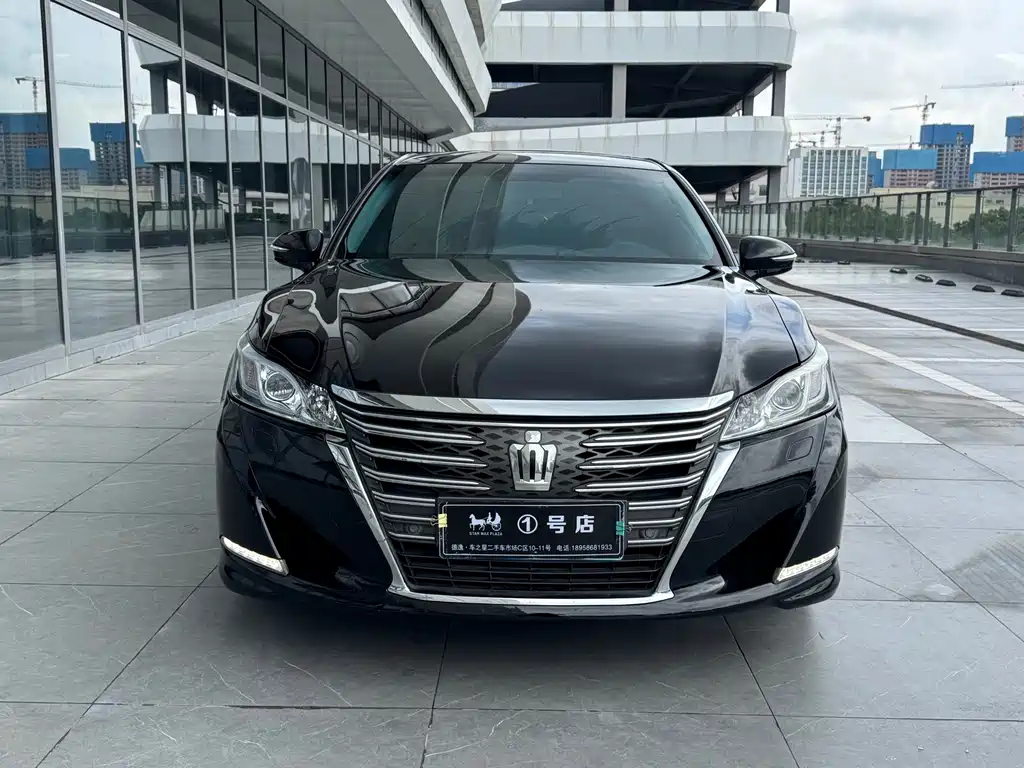 Toyota Crown 2016 — фото 2