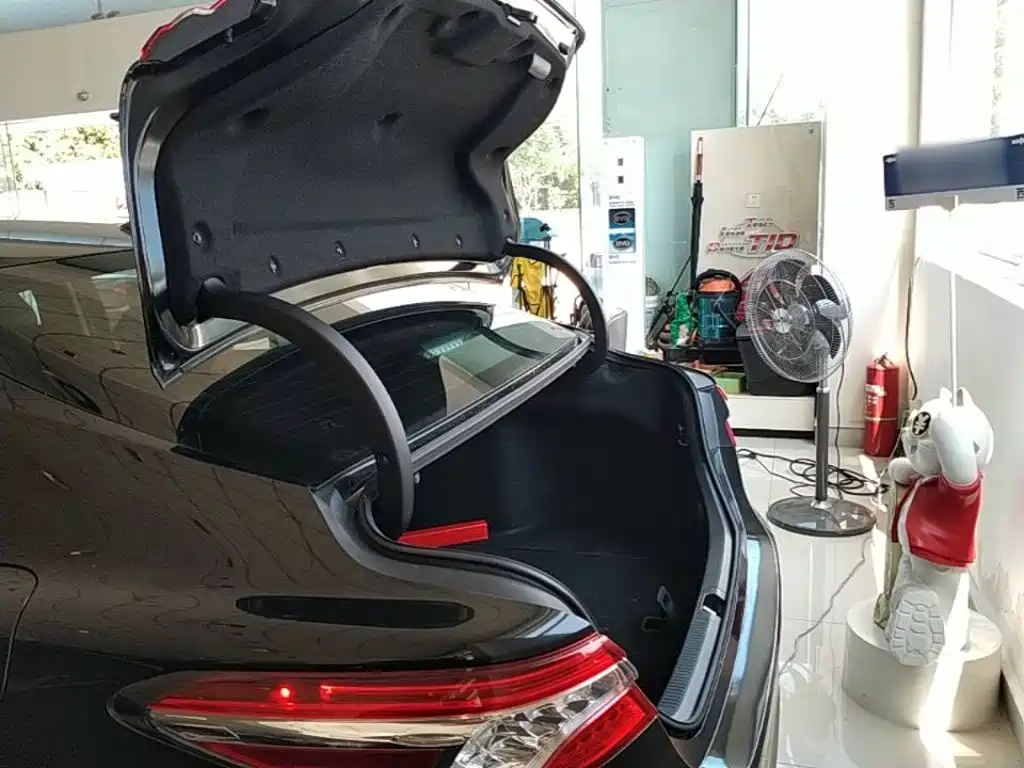 Toyota Camry 2023 — фото 19