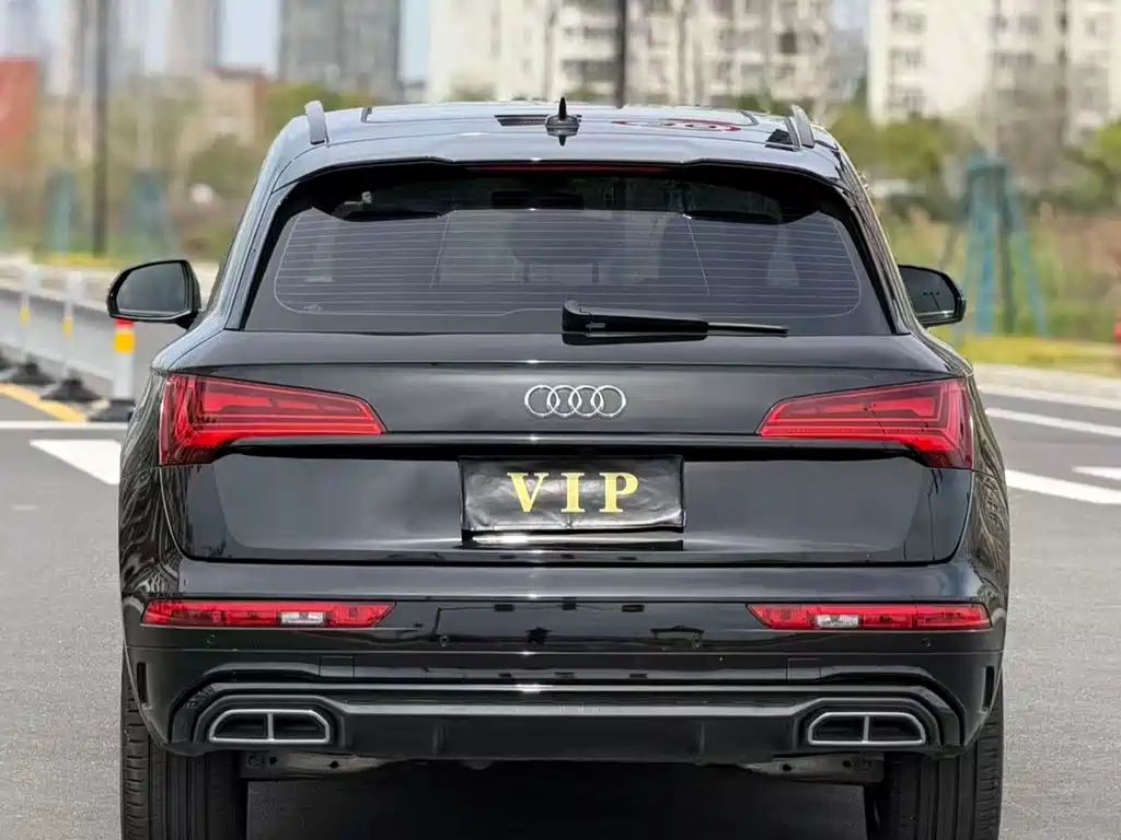 Audi Q5L 2024 — фото 18