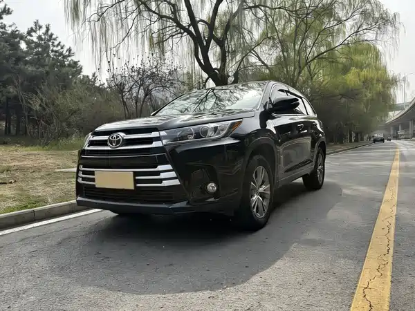 Toyota Highlander 2021