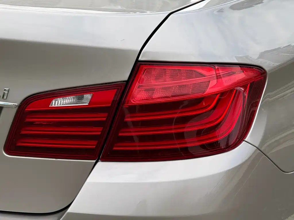 BMW 5 Series 2014 — фото 9