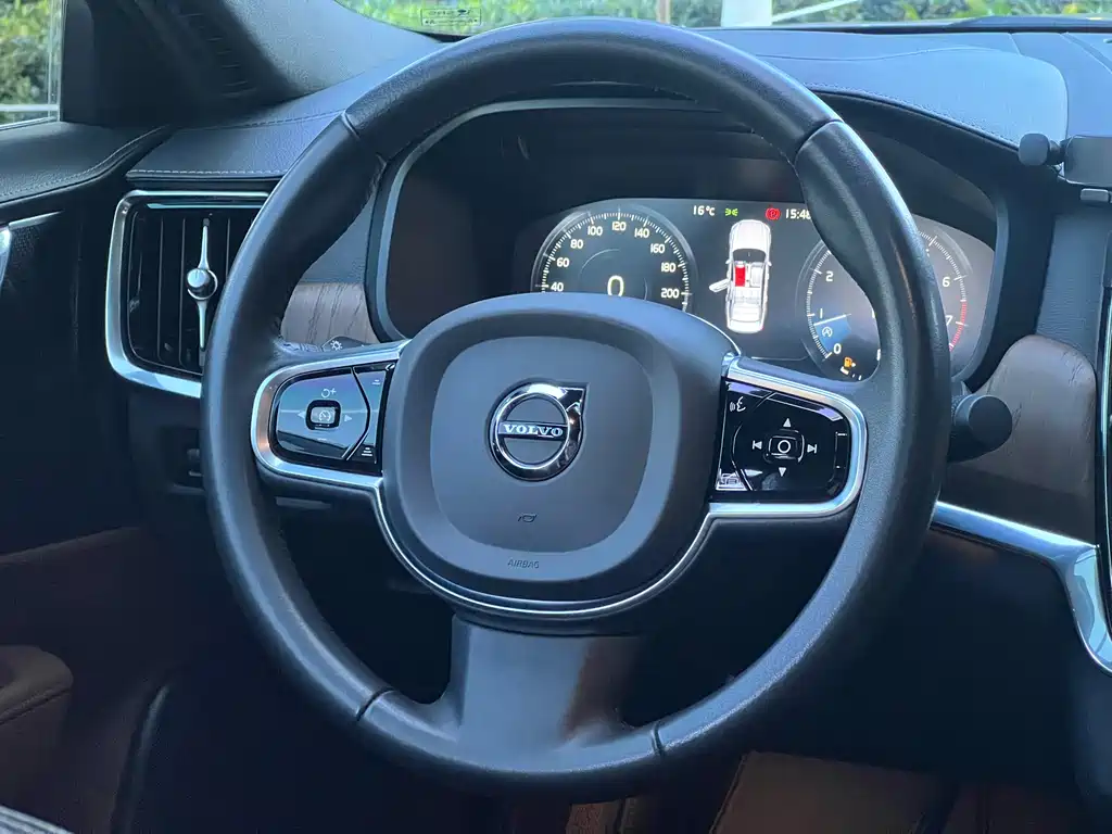 Volvo S90 2021 — фото 16