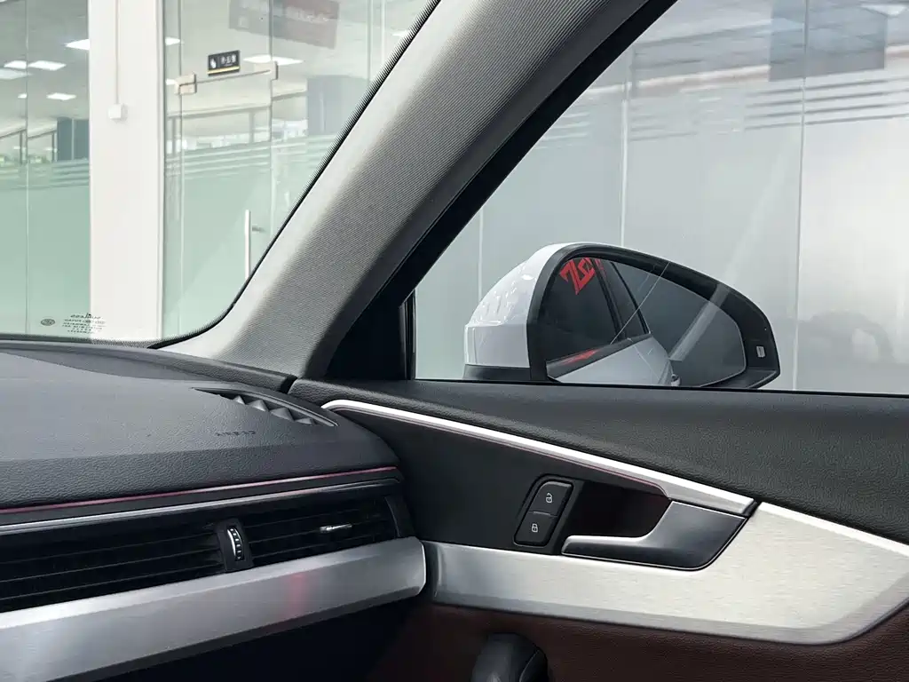 Audi A4L 2018 — фото 14