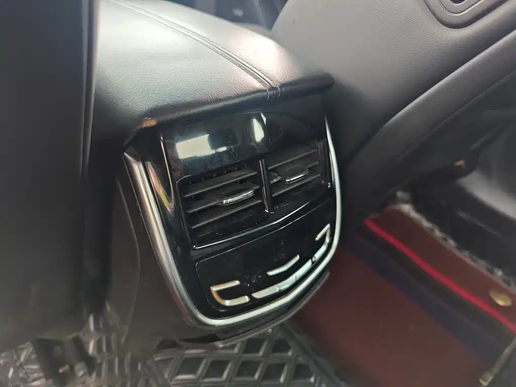 Cadillac XTS 2014 — фото 14