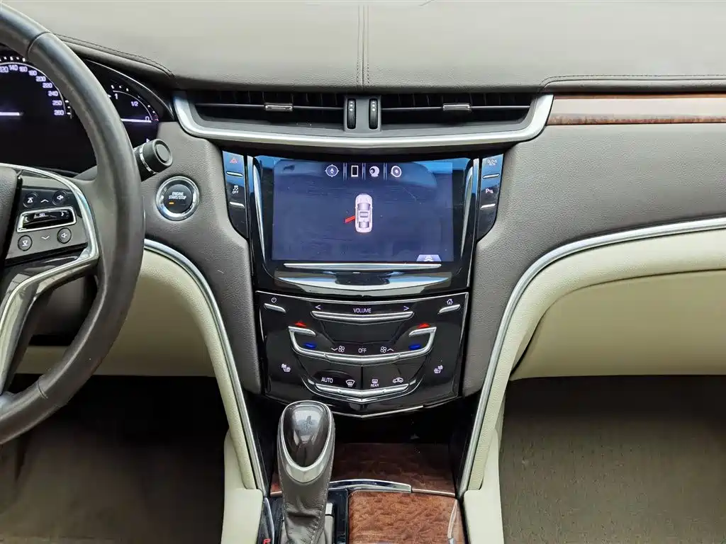 Cadillac XTS 2017 — фото 12