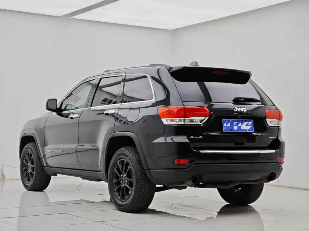 Jeep Grand Cherokee 2014 — фото 8