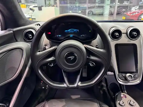 McLaren GT 2022