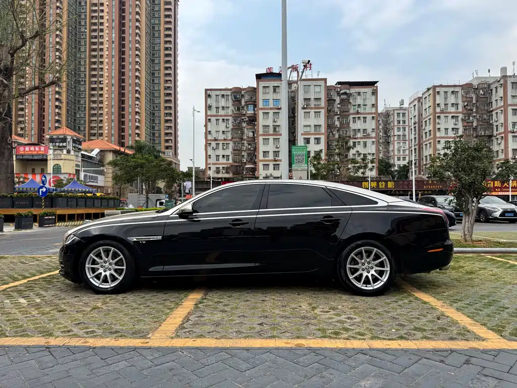 Jaguar XJ 2013 — фото 7