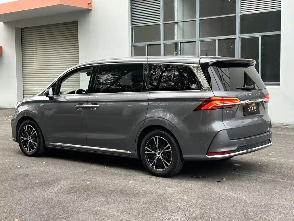Roewe iMAX8 2025 — фото 13