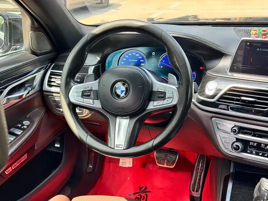BMW 7 Series 2018 — фото 9