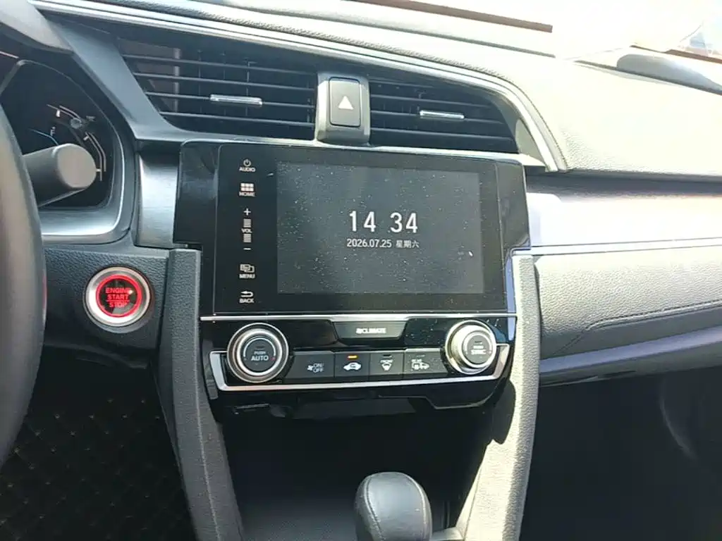Honda Civic 2018 — фото 13