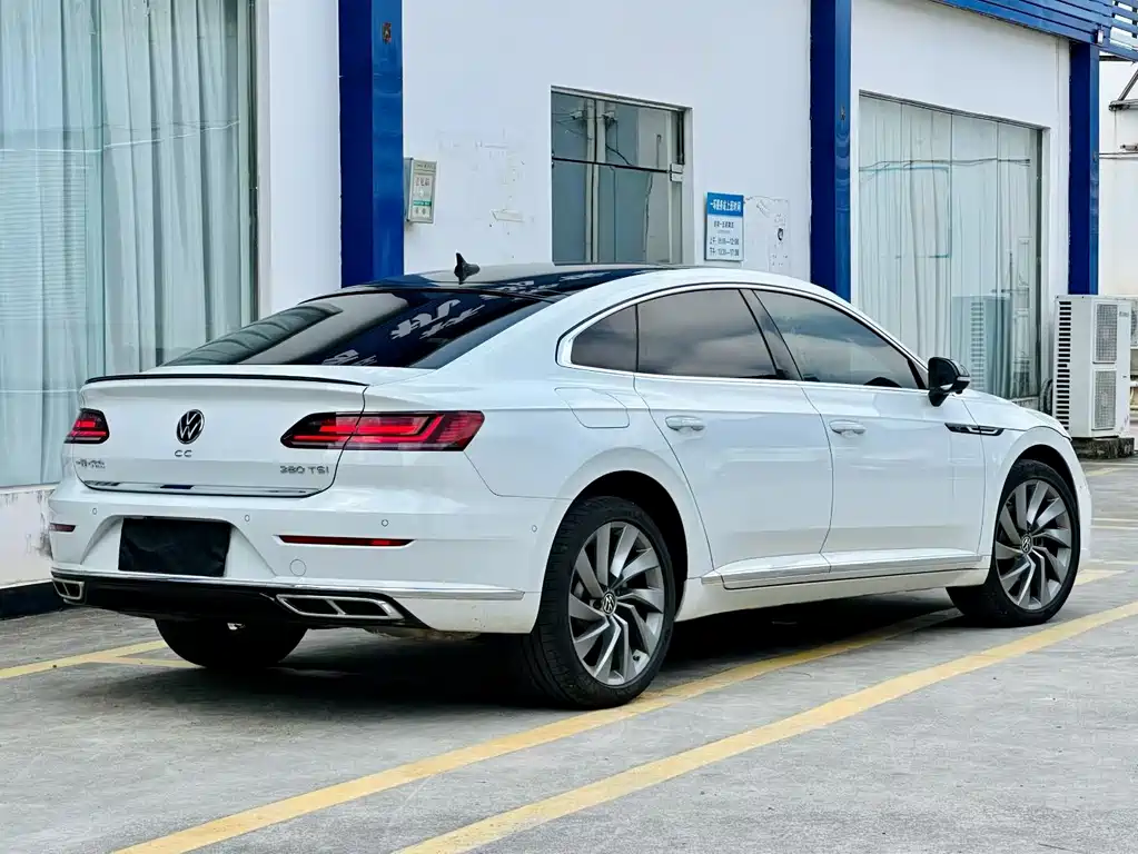 Volkswagen CC 2022 — фото 3