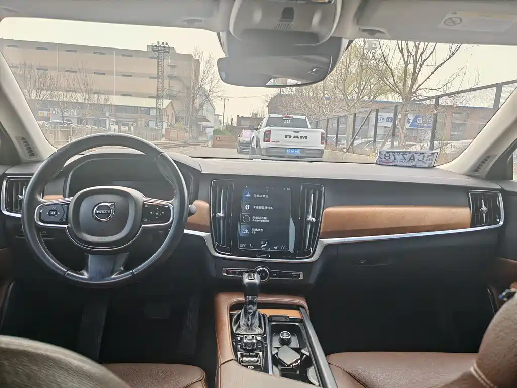 Volvo S90 2019 — фото 14