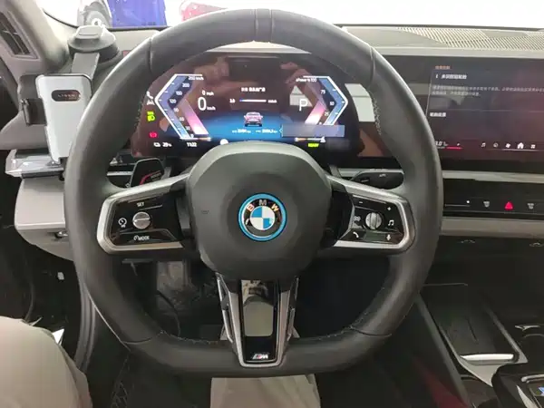 BMW i5 2025