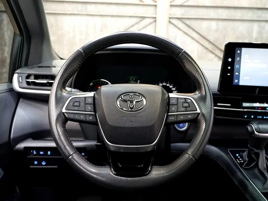 Toyota Sienna 2022 — фото 15