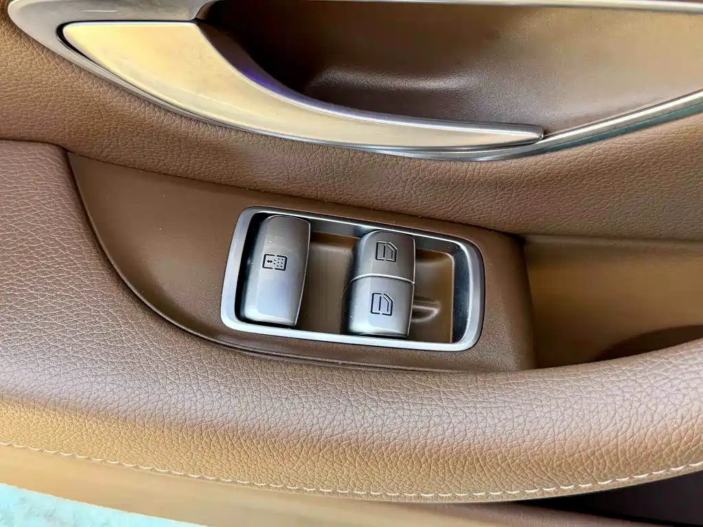 Mercedes-Benz E-Class 2022 — фото 22