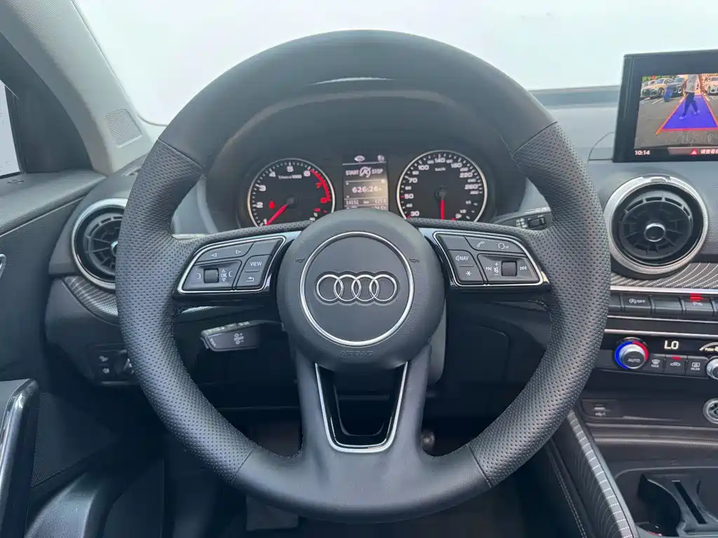 Audi Q2L 2024 — фото 16