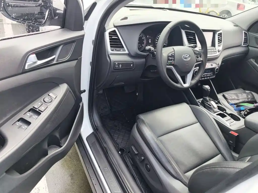 Hyundai Tucson 2018 — фото 16