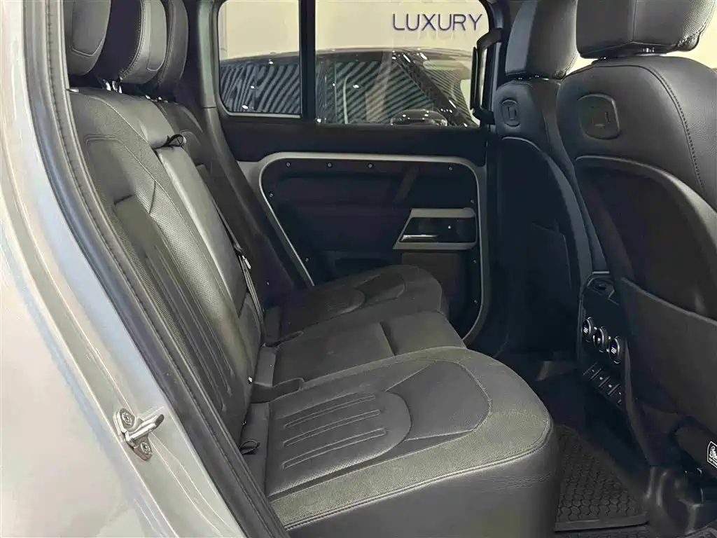 Land Rover Defender 2020 — фото 16