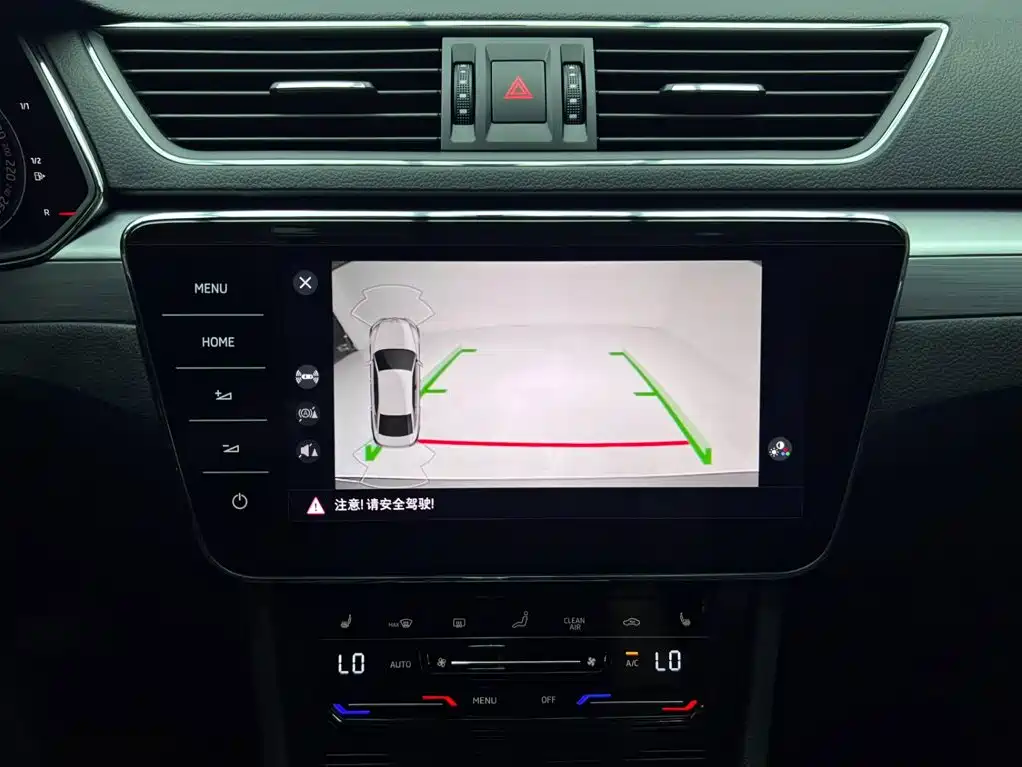 Skoda Superb 2023 — фото 25