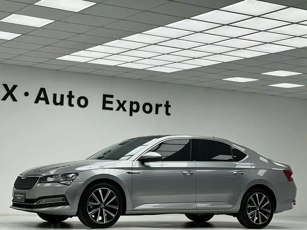 Skoda Superb 2023 — фото 10