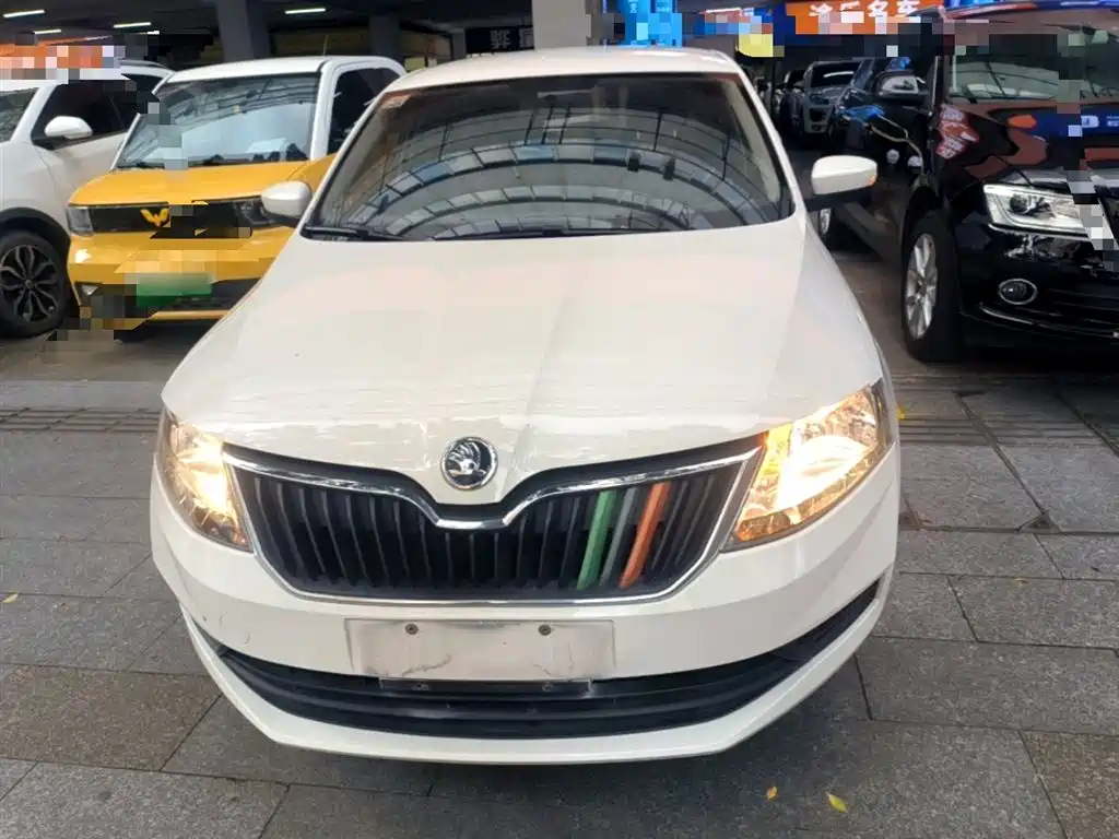 Skoda Rapid Spaceback 2020 — фото 3