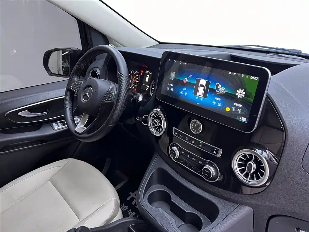Mercedes-Benz Vito 2023 — фото 19