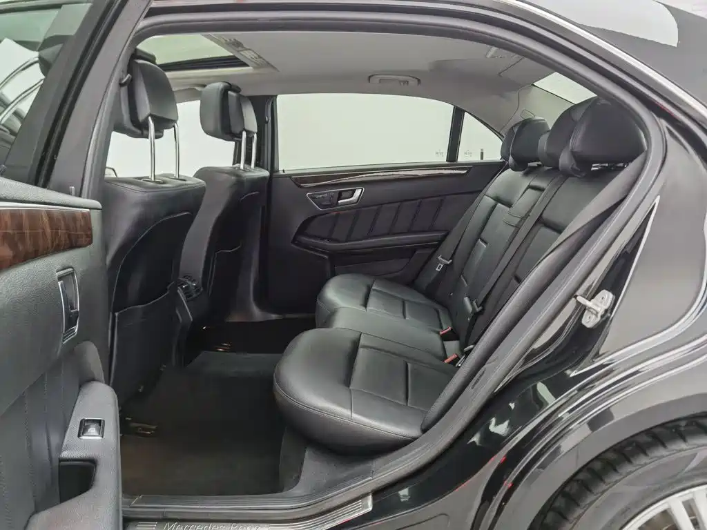 Mercedes-Benz E-Class 2013 — фото 15