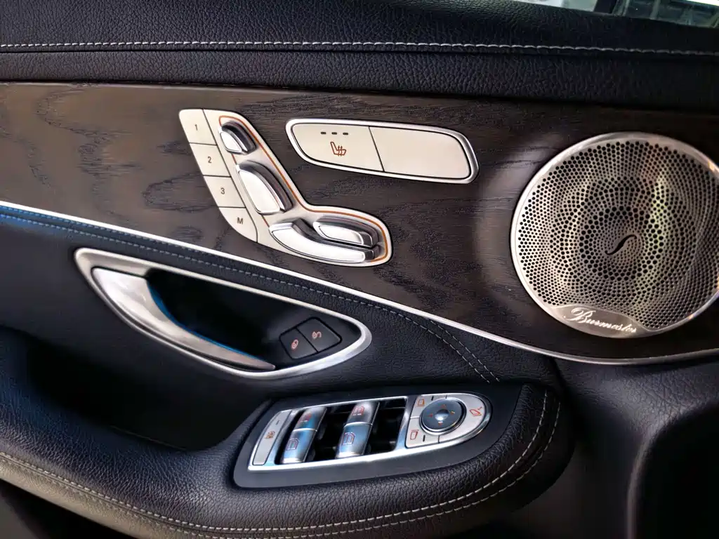 Mercedes-Benz GLC 2019 — фото 12