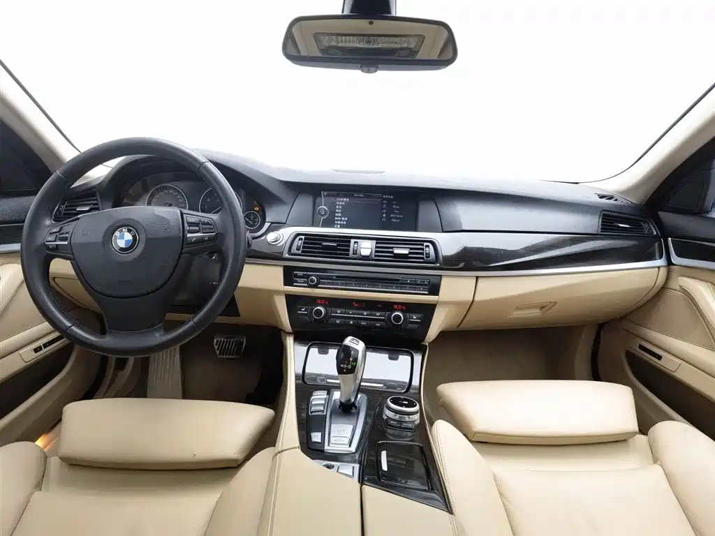 BMW 5 Series 2012 — фото 5