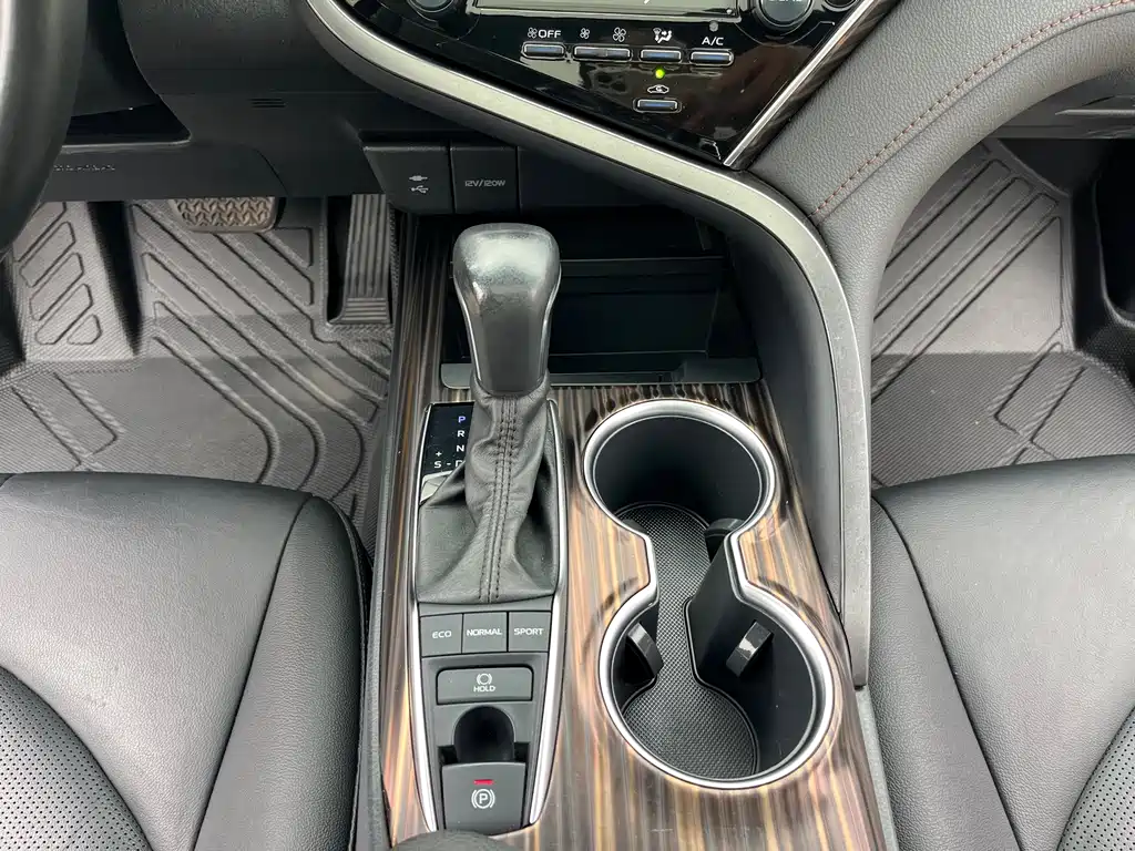 Toyota Camry 2019 — фото 13