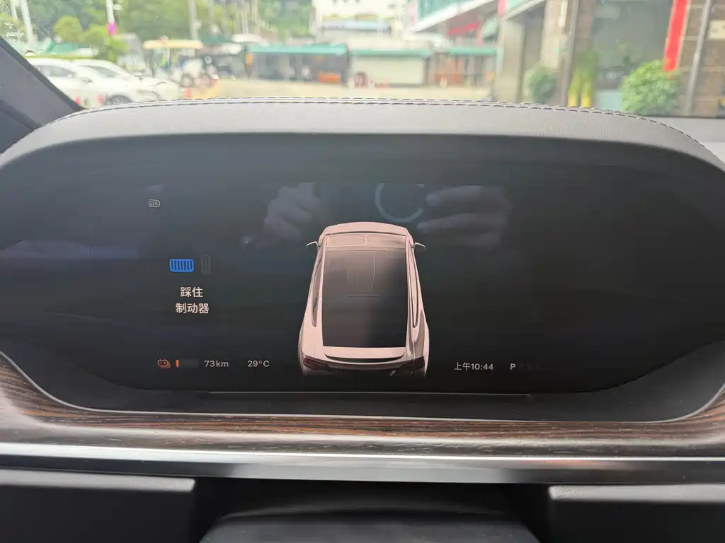 Tesla Model X 2023 — фото 15