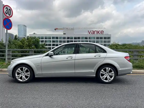 Mercedes-Benz C-Class 2010