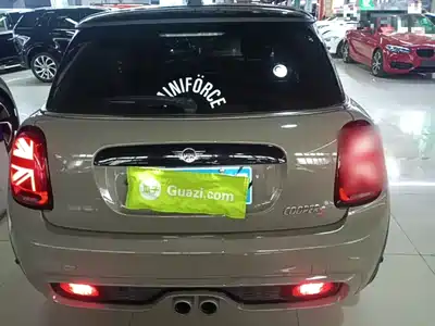 MINI MINI 2019