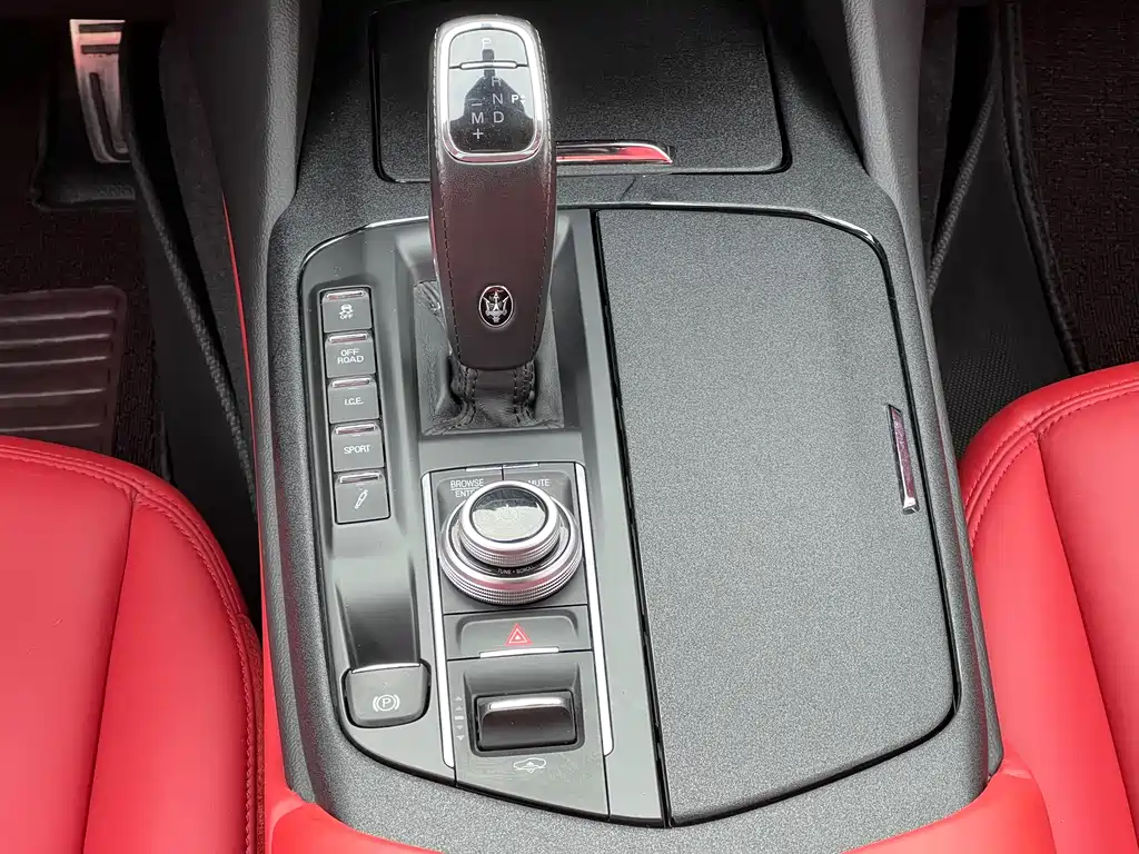 Maserati Levante 2021 — фото 18