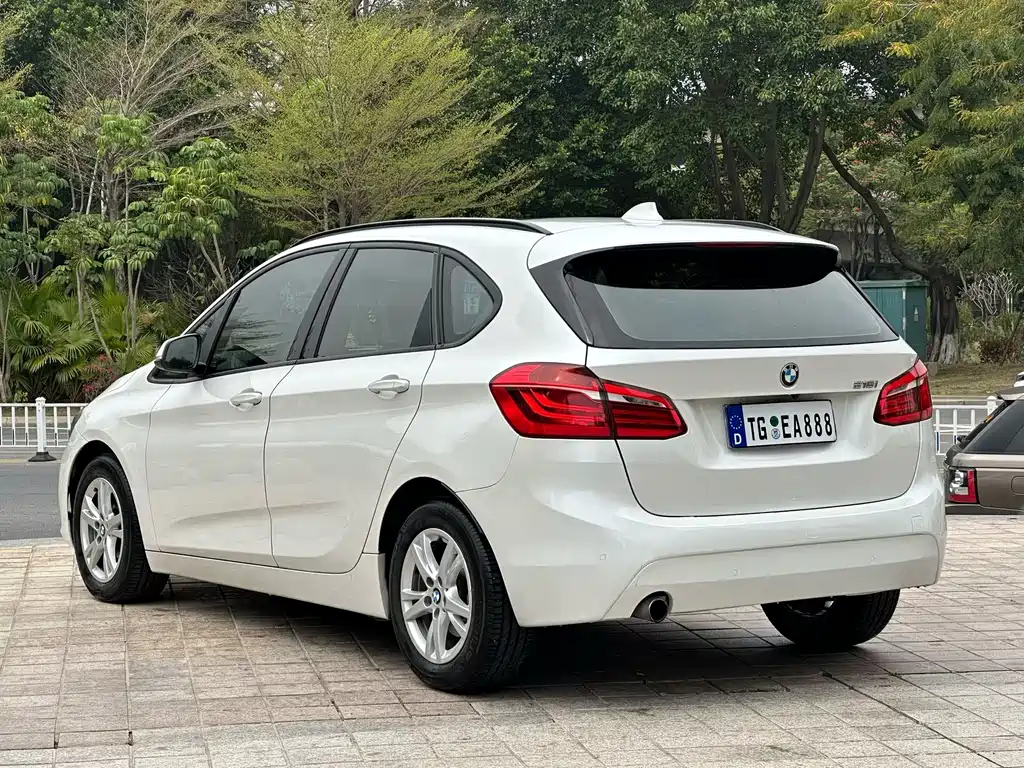 BMW 2 Series Active Tourer 2016 — фото 6