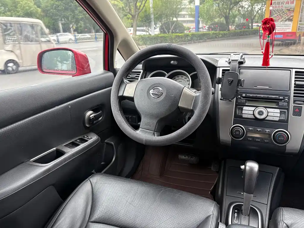 Nissan Tiida 2009