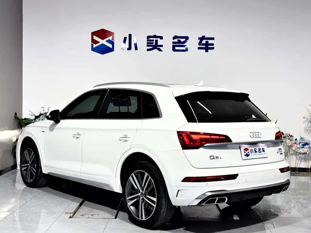 Audi Q5L 2023 — фото 9