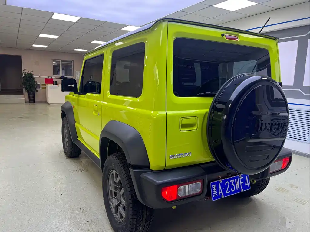 Suzuki Jimny 2023 — фото 6