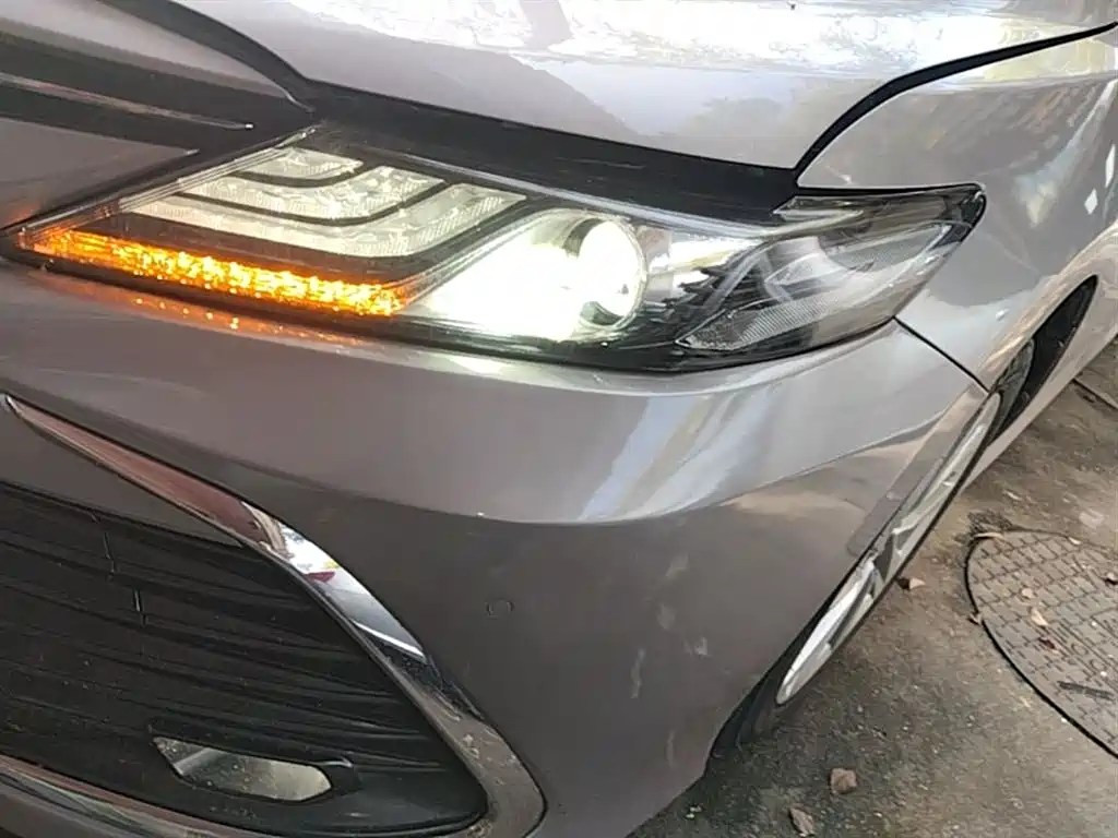 Toyota Camry 2022 — фото 24