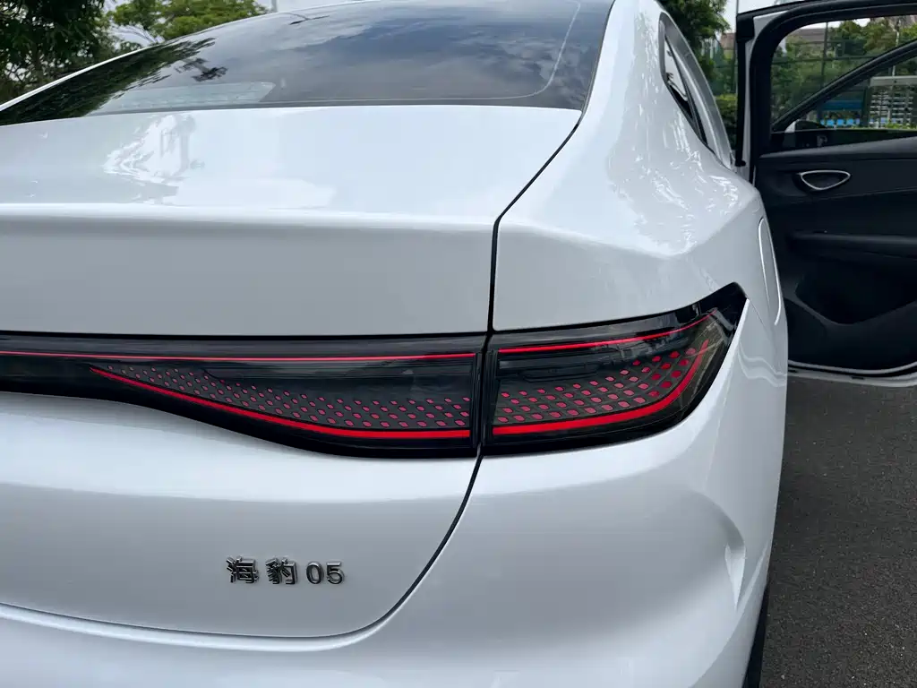BYD Seal 05 DM-i 2025 — фото 20