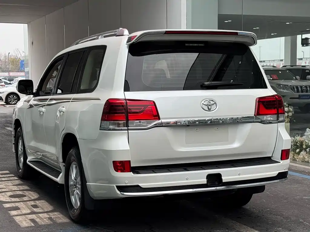 Toyota Land Cruiser 2019 — фото 6