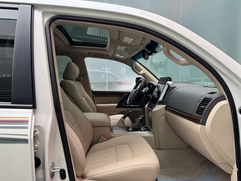 Toyota Land Cruiser 2019 — фото 14