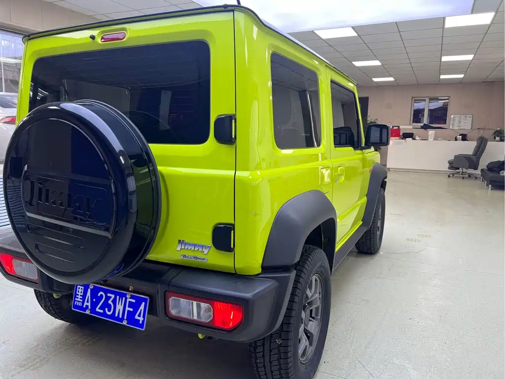 Suzuki Jimny 2023 — фото 4
