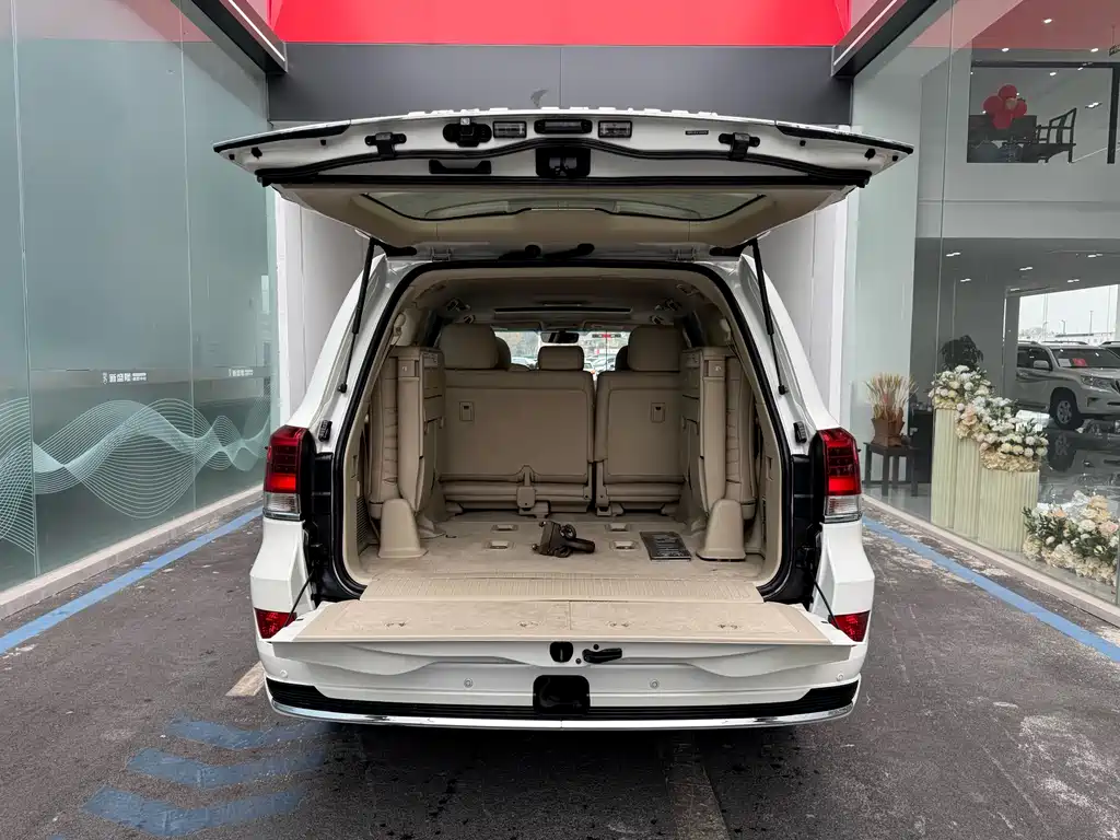 Toyota Land Cruiser 2019 — фото 8